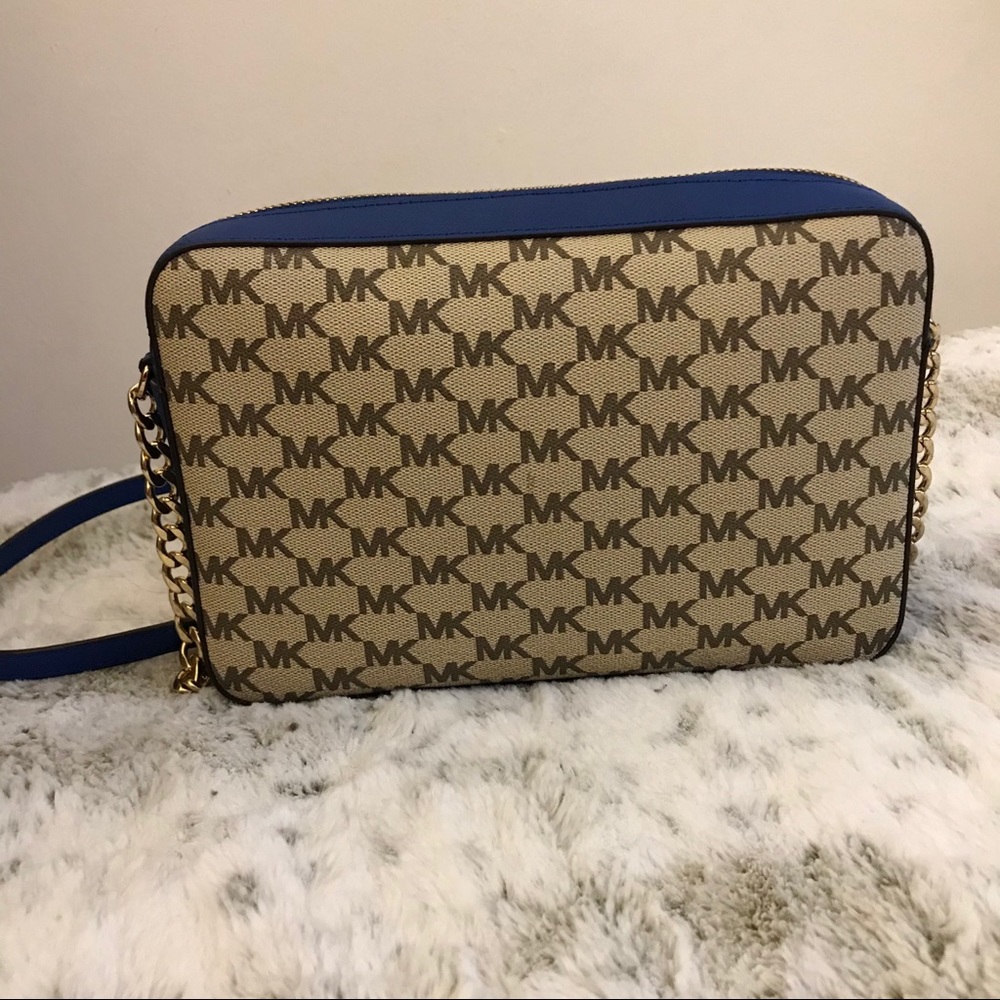 Michael Kors - Picture 3 of 4